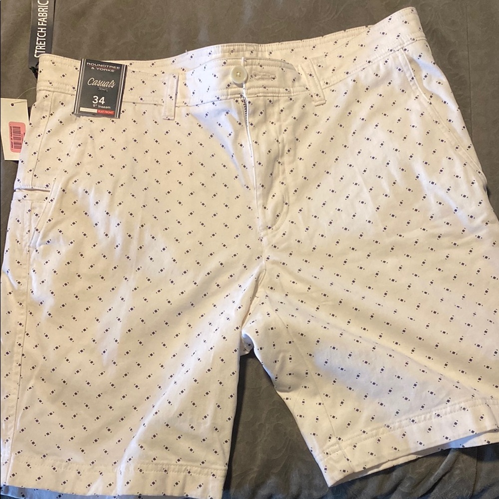 Roundtree & Yorke White Flat Front Shorts